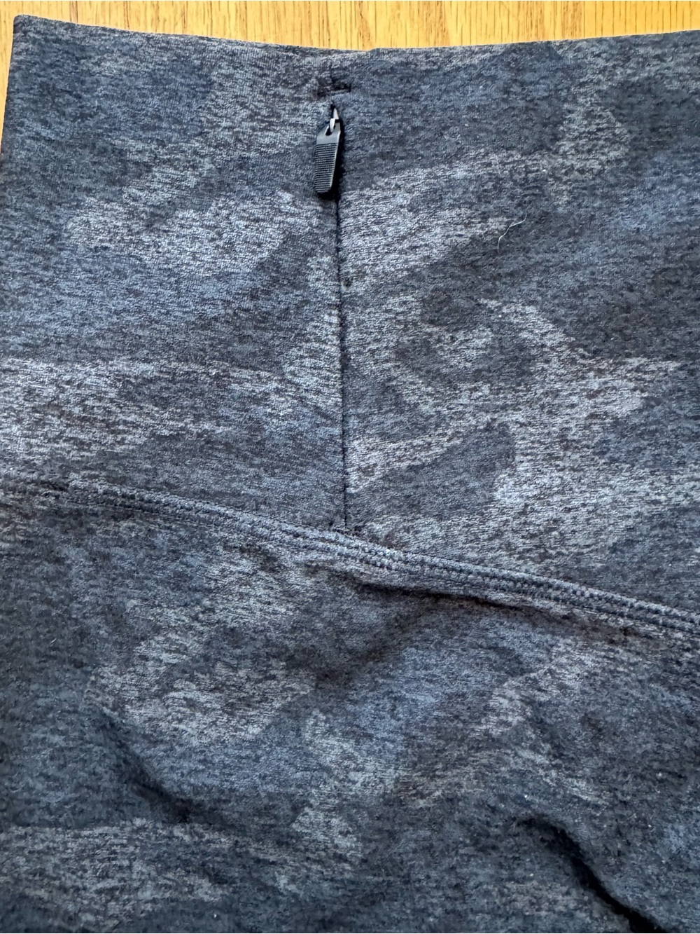Vuori Clean Elevation Shorty Shorts 6" | Black Camo | Size Large - Picture 6 of 11